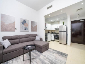 Charming 1-Bedroom Apartment in Autumn, JVC